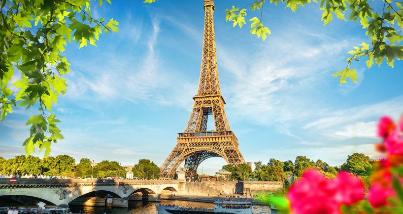 ROMANTIC PARIS IN FEBRUARY