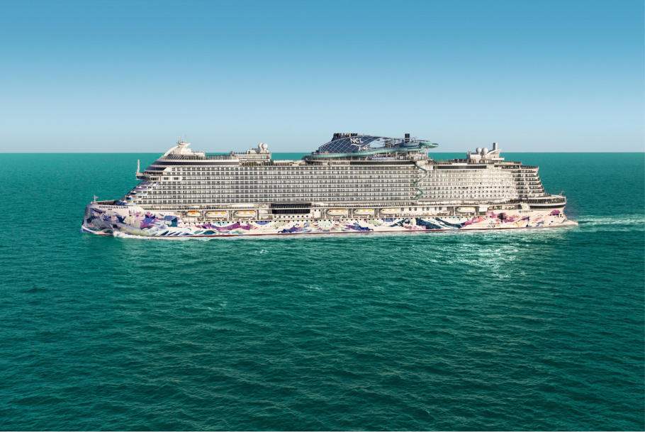 MIAMI & CARIBBEAN CRUISE ONBOARD NCL LUNA