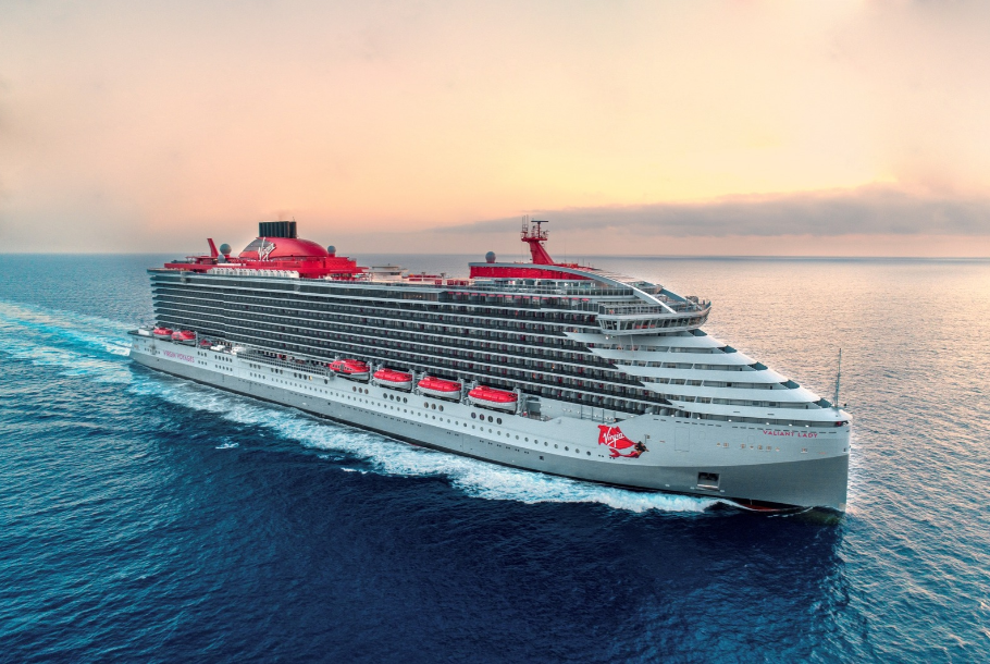AMSTERDAM, ARCTIC CIRCLE & NORWAY CRUISE